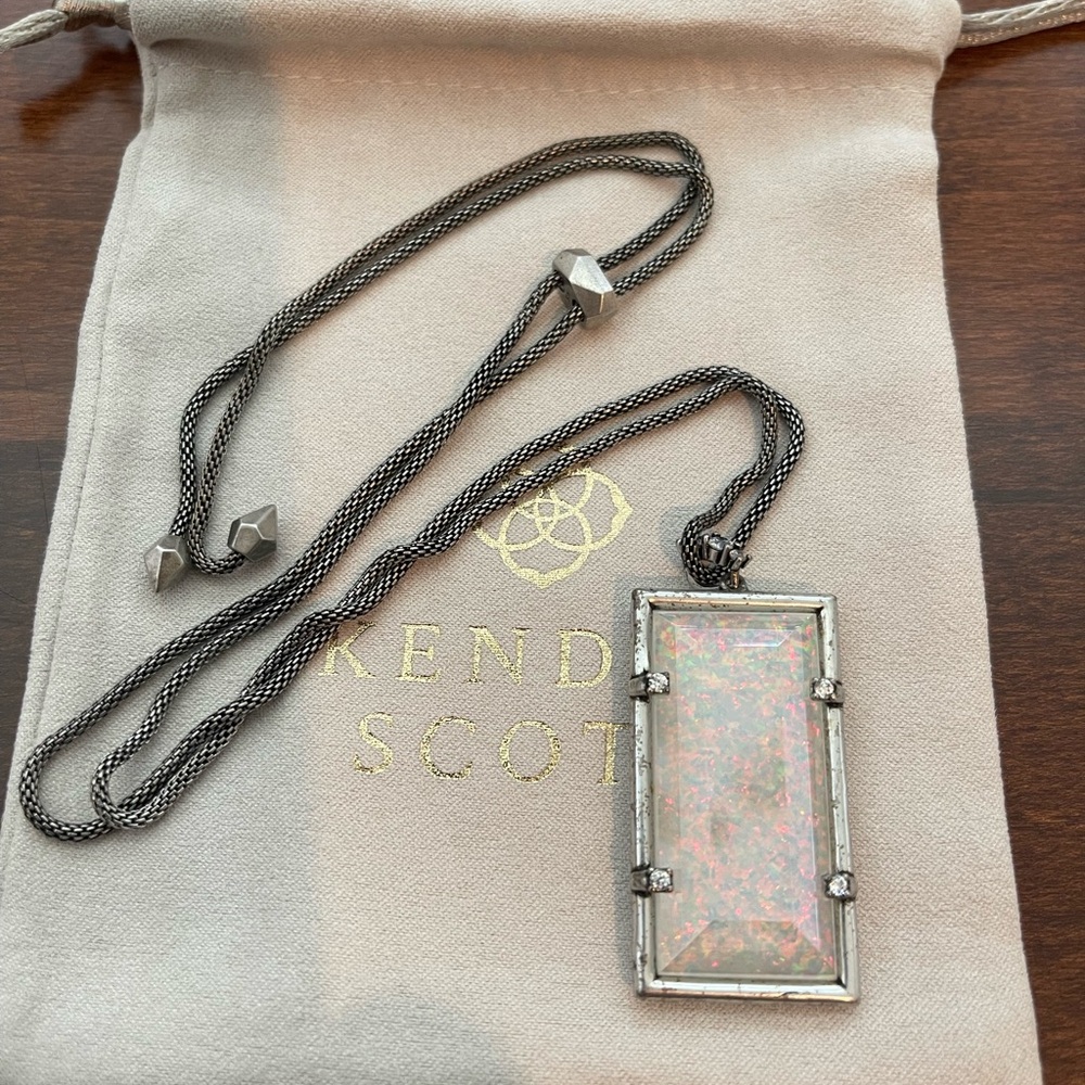 Kendra Scott Edith White Kyocera Large Opal Pendant